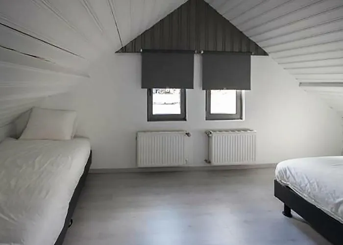 Df Am Ring فندق 3*